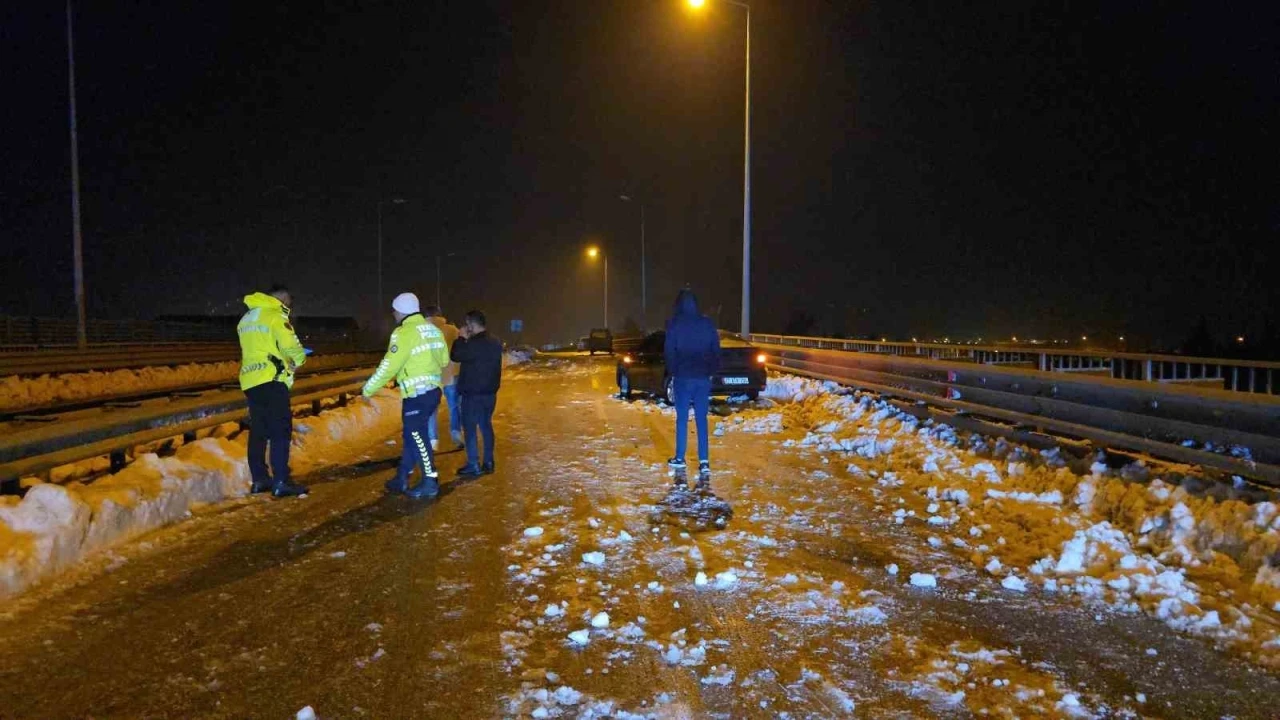 Gaziantep&rsquo;te buzlanma nedeniyle kaza: 1 yaralı
