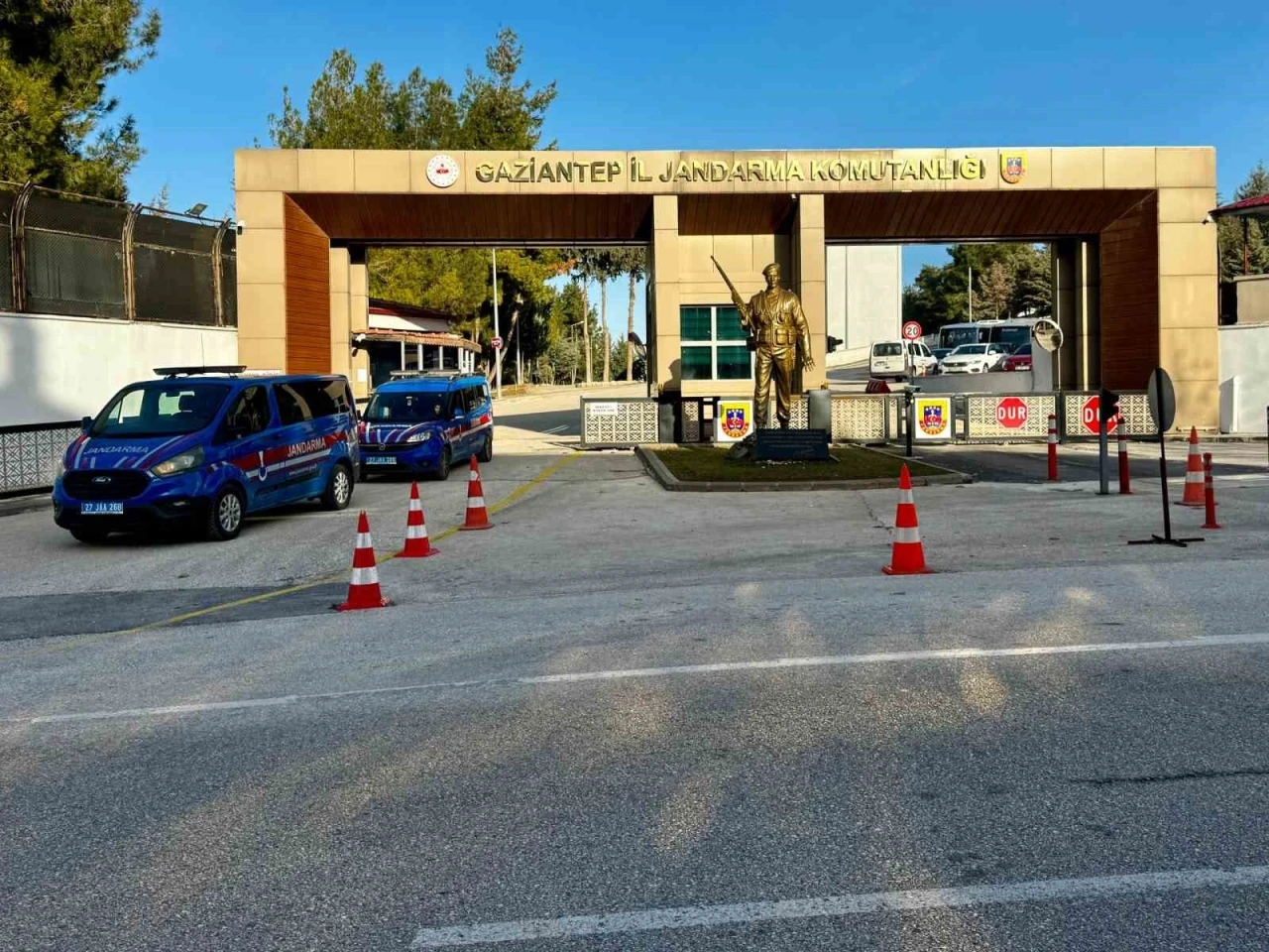 Gaziantep&rsquo;te &ccedil;ember operasyonu: Bin 899 g&ouml;zaltı
