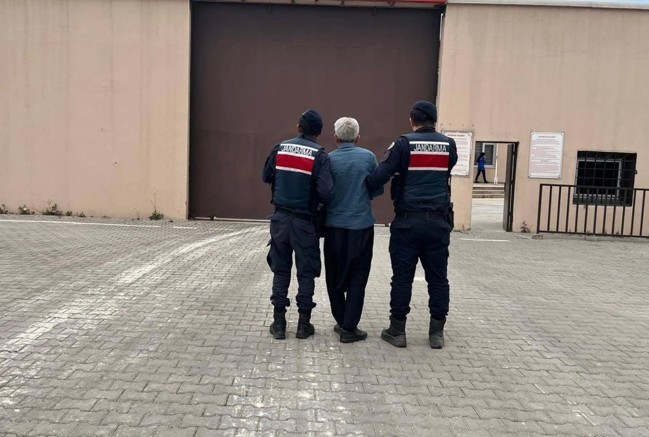 Gaziantep’te düğünde havaya ateş ederken kuzenini vuran maganda tutuklandı
