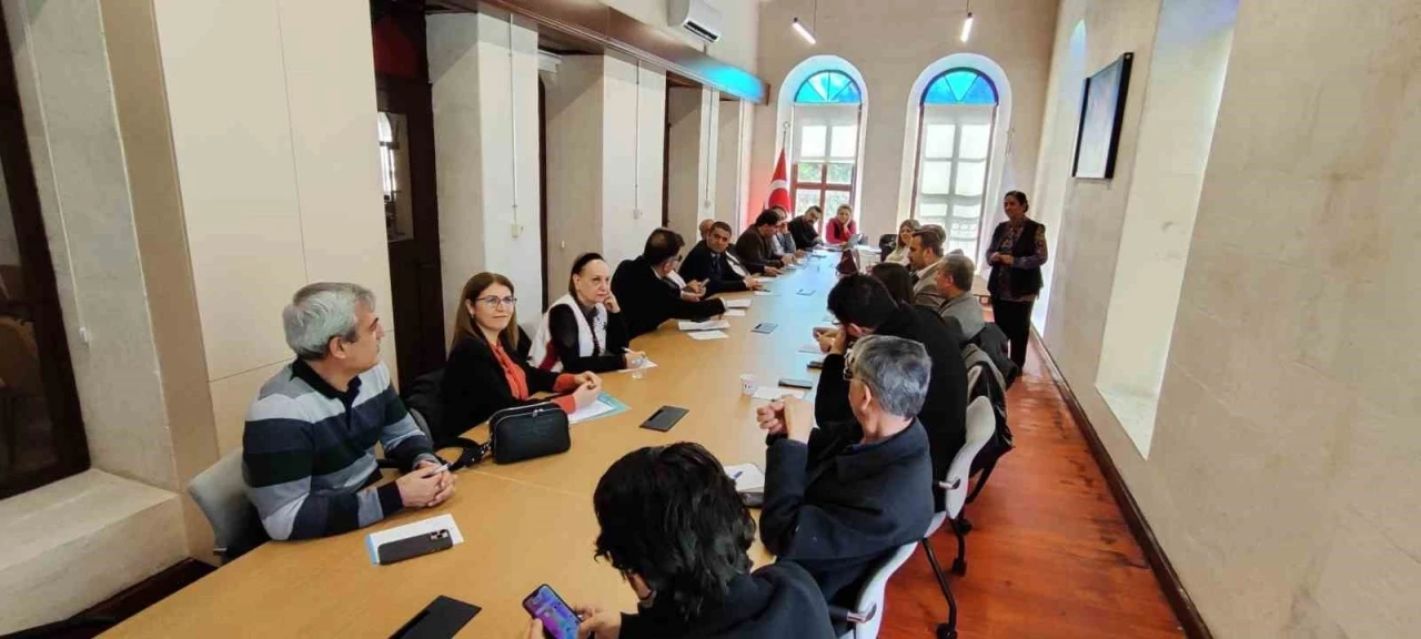Gaziantep’te ’Eğitimcilerin Yerel Yönetimden Beklentileri’ Çalıştayı düzenlendi
