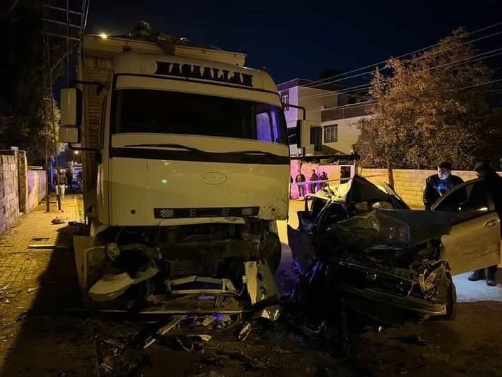 Gaziantep’te feci kaza: 2 genç hayatını kaybetti
