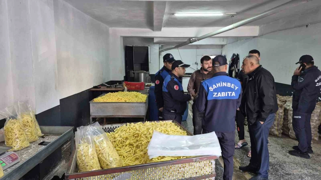Gaziantep&rsquo;te halk sağlığını tehdit eden 600 kilo cips ele ge&ccedil;irildi
