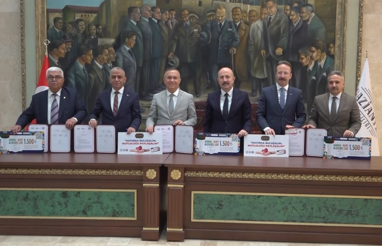 Gaziantep&rsquo;te ihtiya&ccedil; sahibi vatandaşlara Ramazan m&uuml;jdesi: &rsquo;BakkalKart&rsquo;
