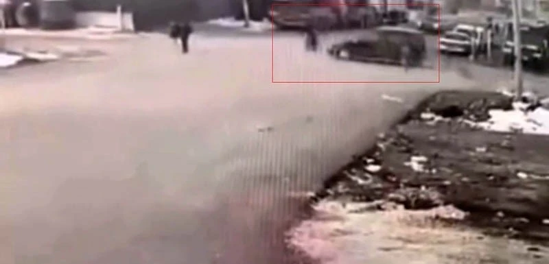 Gaziantep&rsquo;te ilgin&ccedil; kaza: Hafif ticari ara&ccedil; motosiklete, motosiklet yayaya &ccedil;arptı
