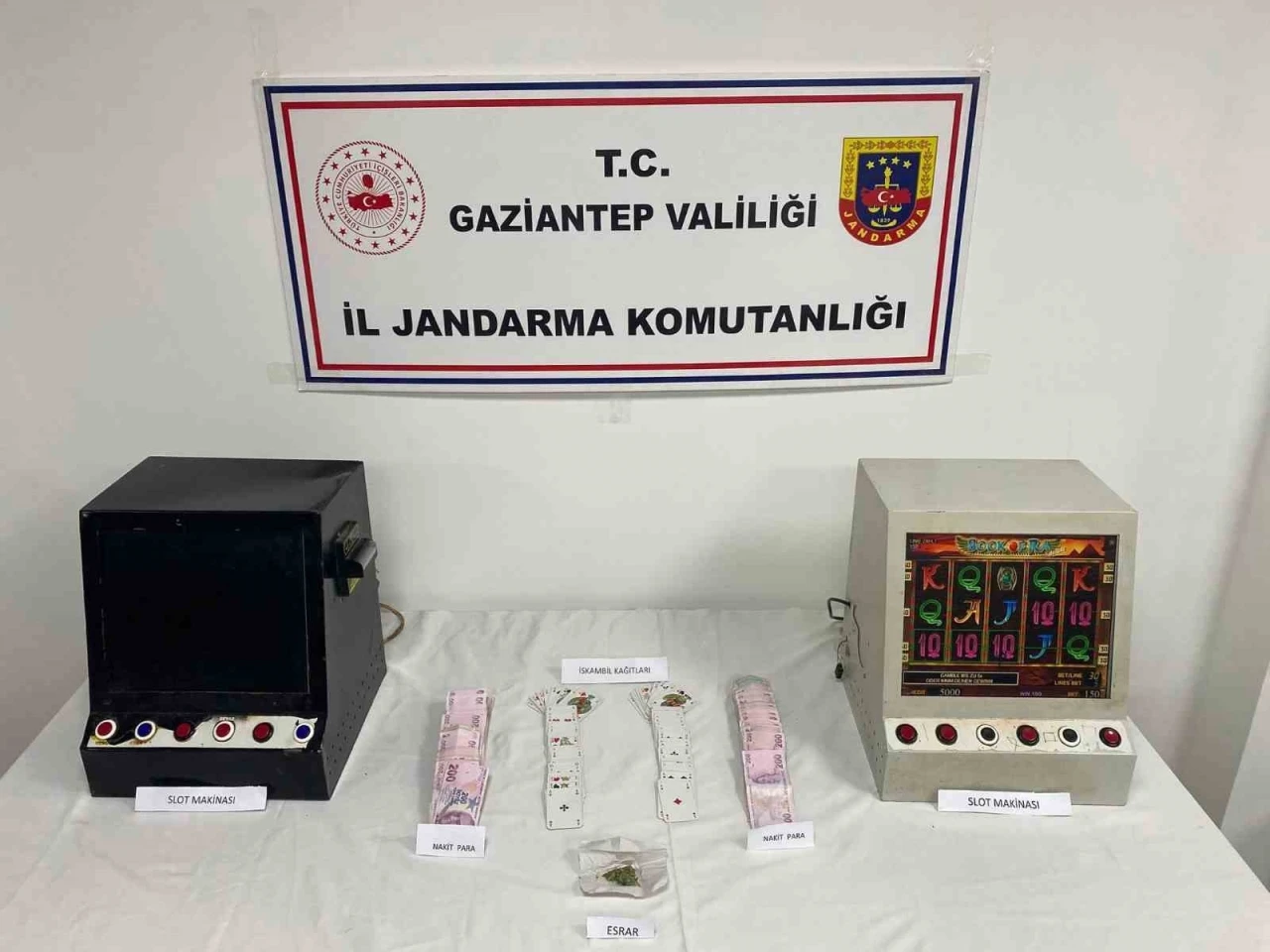 Gaziantep&rsquo;te jandarmadan kumar operasyonu: 9 şahıs su&ccedil;&uuml;st&uuml; yakalandı
