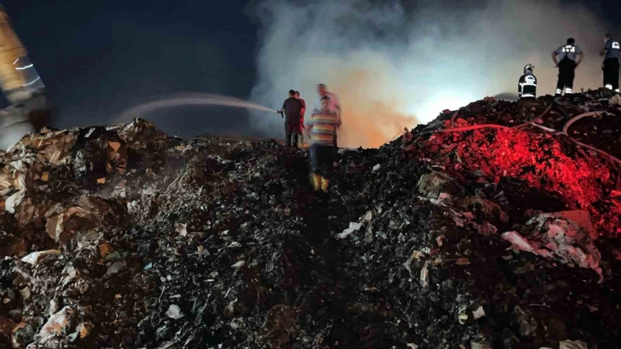 Gaziantep&rsquo;te kağıt fabrikasındaki yangın kontrol altına alındı
