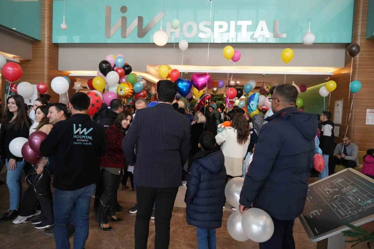 Gaziantep’te kanseri yenen Melih Tuğra için gökyüzüne balonlar bırakıldı
