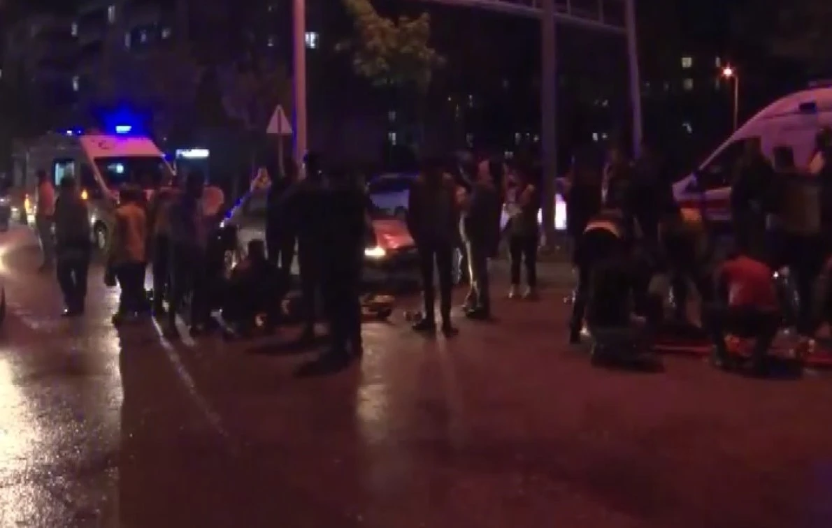 Gaziantep’te karşıya geçmeye çalışan 2 kişiye otomobil çarptı
