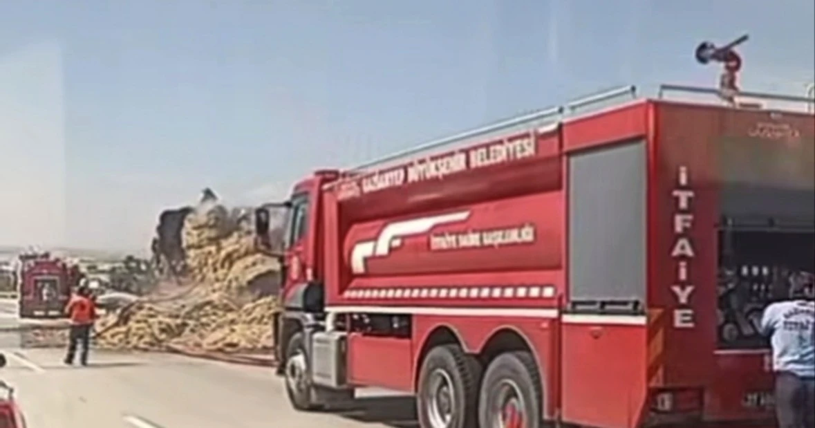 Gaziantep’te saman balyası yüklü tırda yangın