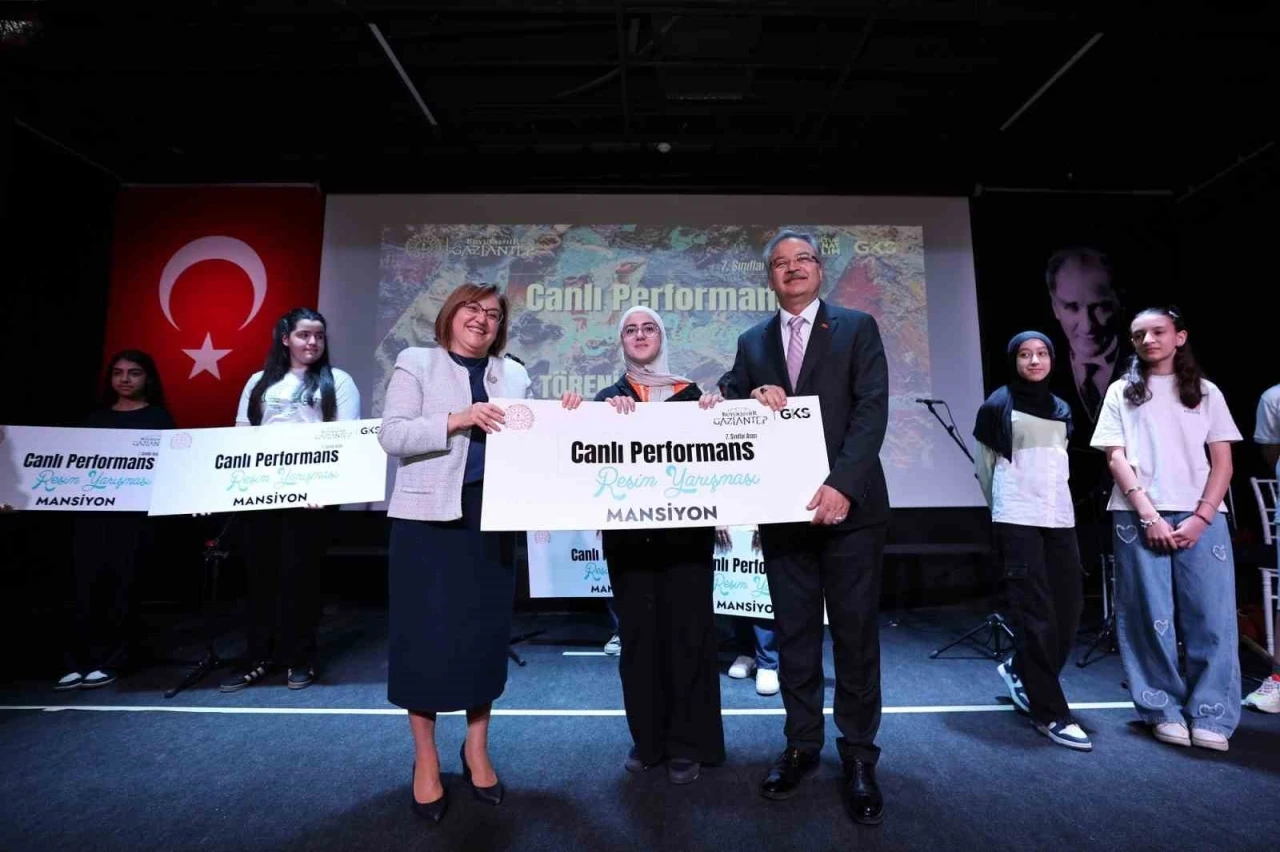 Gaziantep’te sanatla yükselen öğrenciler ödüllendirildi