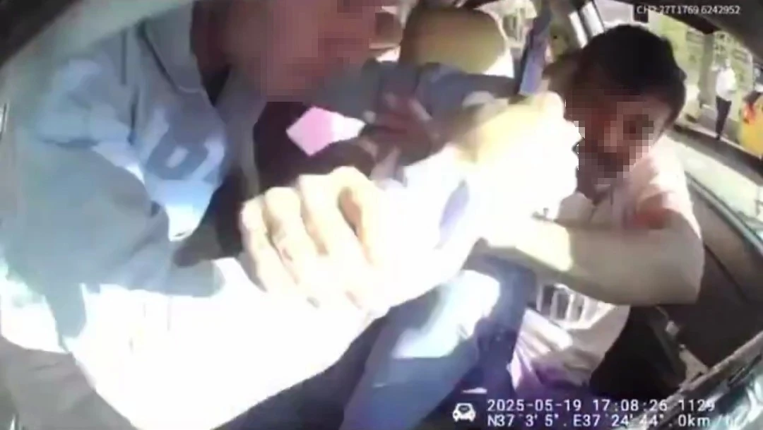 Gaziantep’te taksiciye bıçaklı saldırı: O anlar kamerada
