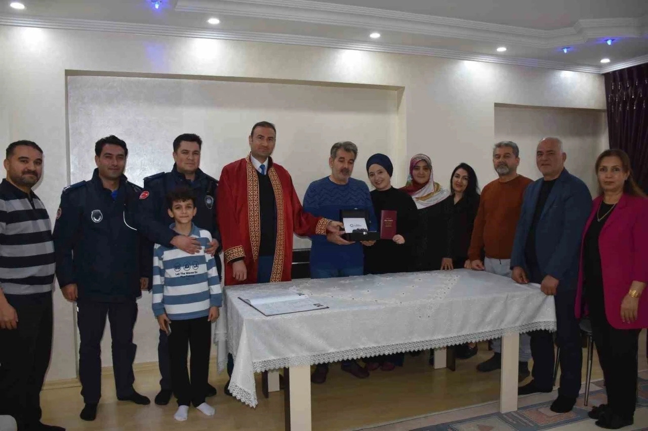 Gaziantep&rsquo;te yoğun kar yağışı nikaha engel olamadı
