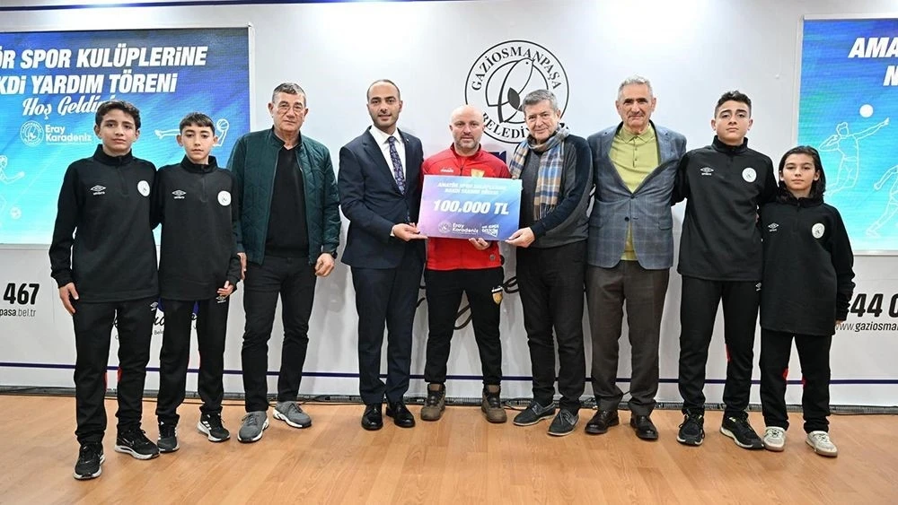 Gaziosmanpaşa Belediyesinden spor kul&uuml;plerine 2 bu&ccedil;uk milyon liralık nakdi destek
