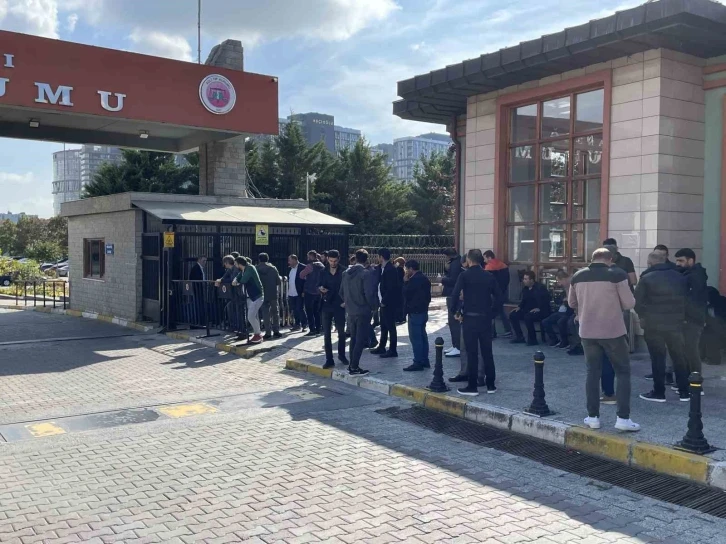 Gaziosmanpaşa&rsquo;da ger&ccedil;ekleşen motor kazasında hayatını kaybeden iki gencin cenazesi Adli Tıp Kurumundan alındı
