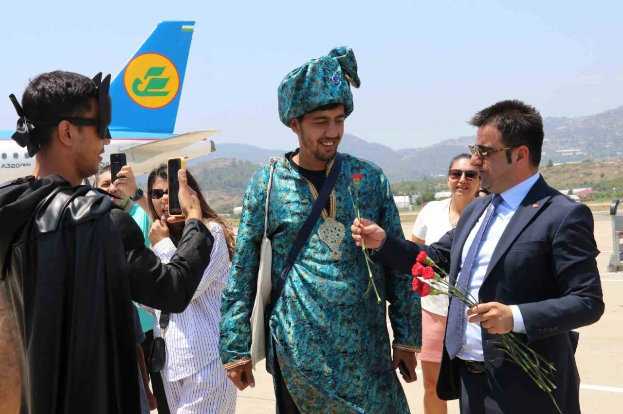 Gazipaşa-Alanya Havalimanı’ndan Taşkent direkt uçuşları başladı
