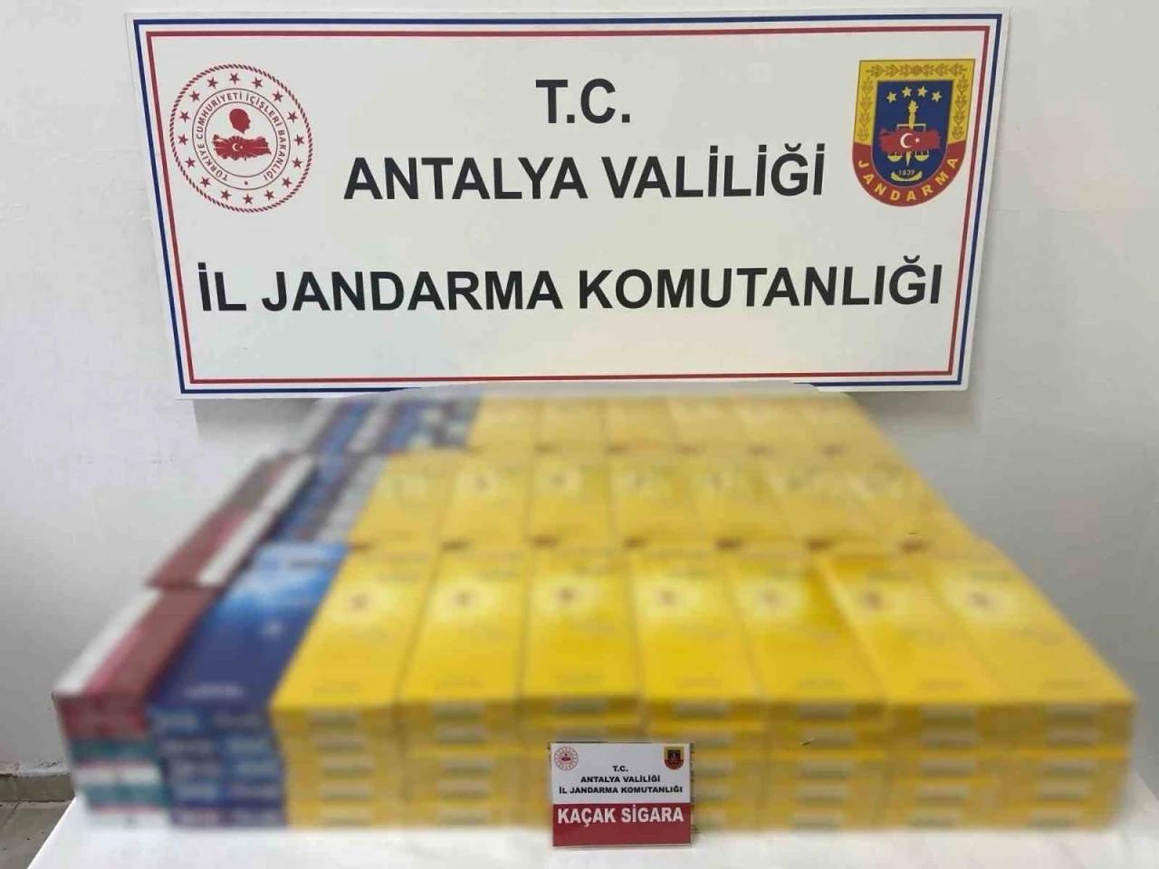 Gazipaşa&rsquo;da 145 karton ka&ccedil;ak sigara ele ge&ccedil;irildi
