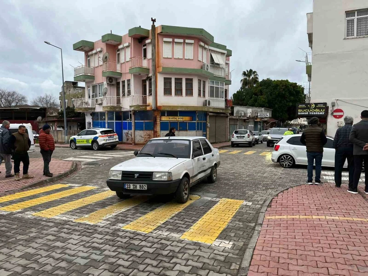 Gazipaşa&lsquo;da otomobil ile motosiklet &ccedil;arpıştı: 2 yaralı
