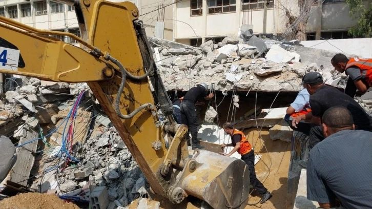 Gazze&rsquo;deki enkazlarda arama-kurtarma &ccedil;alışmaları devam ediyor
