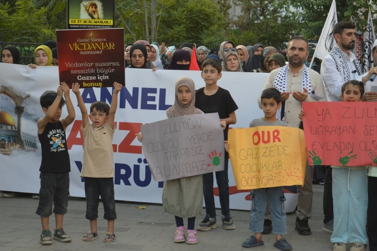 Gazze için Siirt’te ses yükseldi: &quot;Sessizlik ihanettir&quot;
