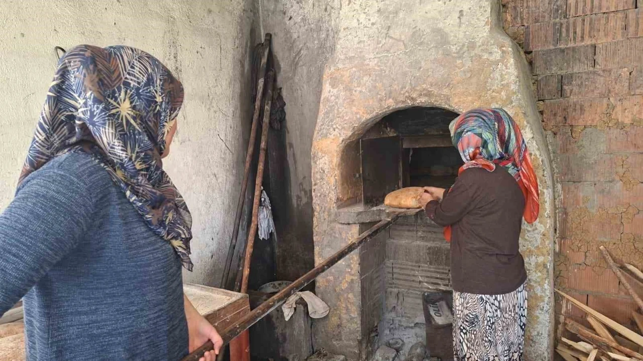 Gazze’ye destek için kadınlar ekmek fırınının başına geçti
