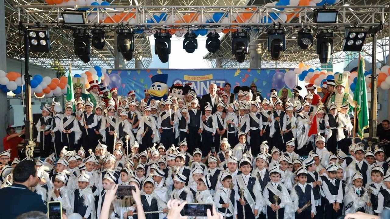 Gebze&rsquo;deki s&uuml;nnet ş&ouml;leninde &ccedil;ocuklar doyasıya eğlendi
