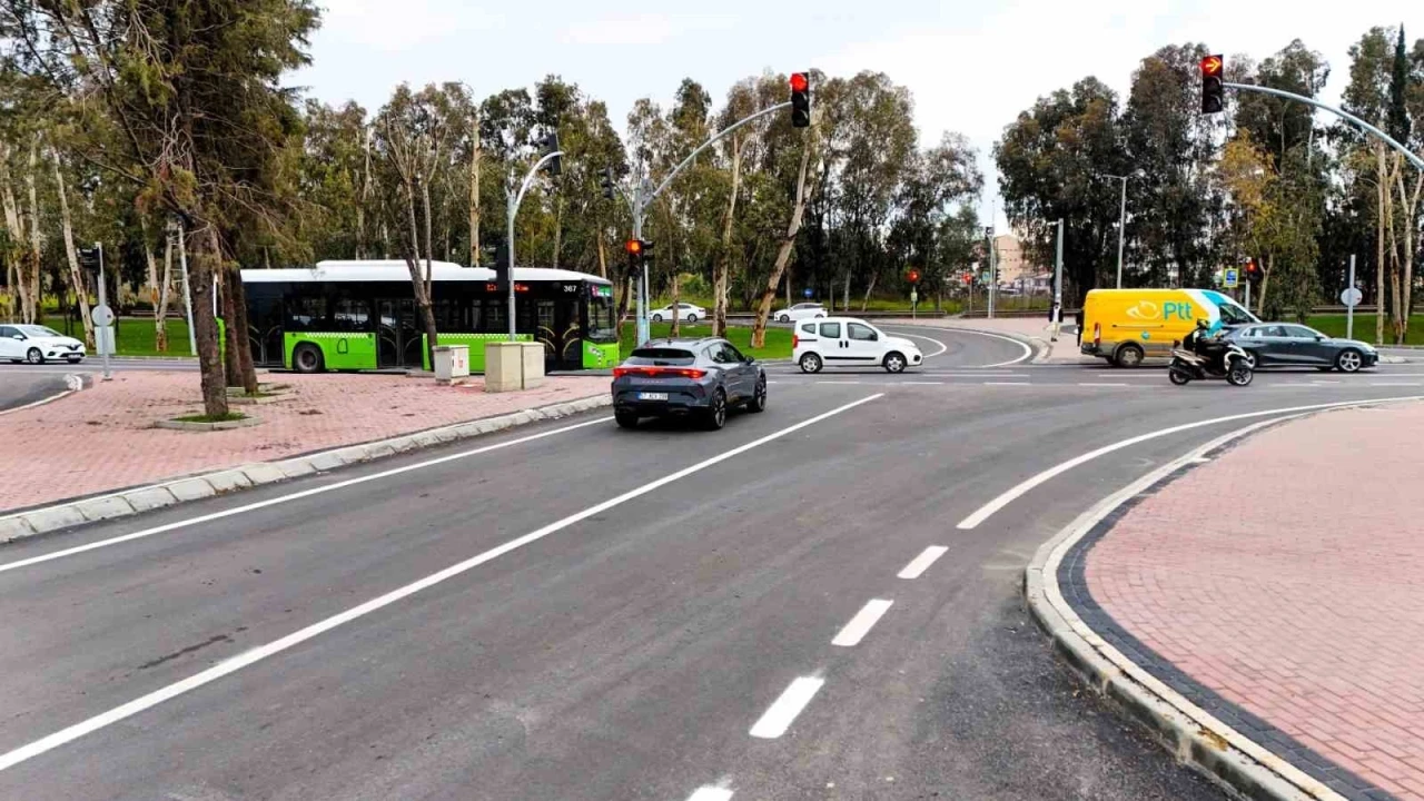 Gebze&rsquo;nin kilit noktasında trafiği rahatlatan &ccedil;alışma tamamlandı
