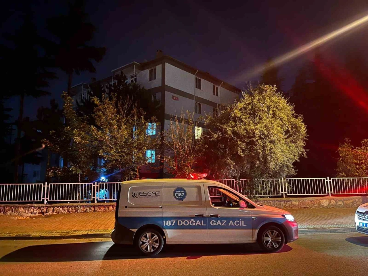 Gece yarısı yapılan asılsız ihbar mahalle sakinlerini sokağa döktü
