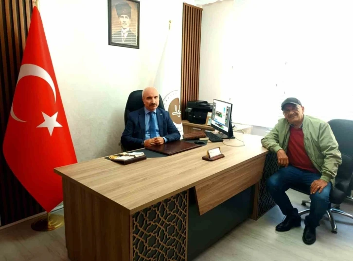 Gediz&rsquo;de 3 kardeş evlerini bağışladı
