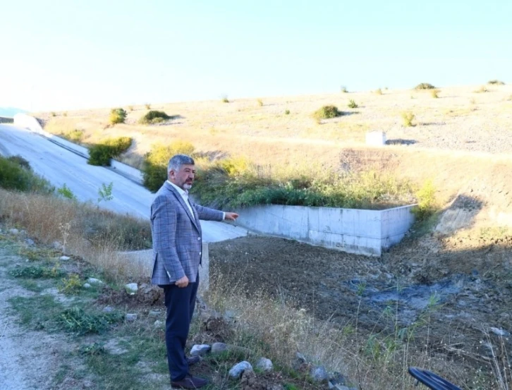 Gediz G&ouml;letinde savak temizliği
