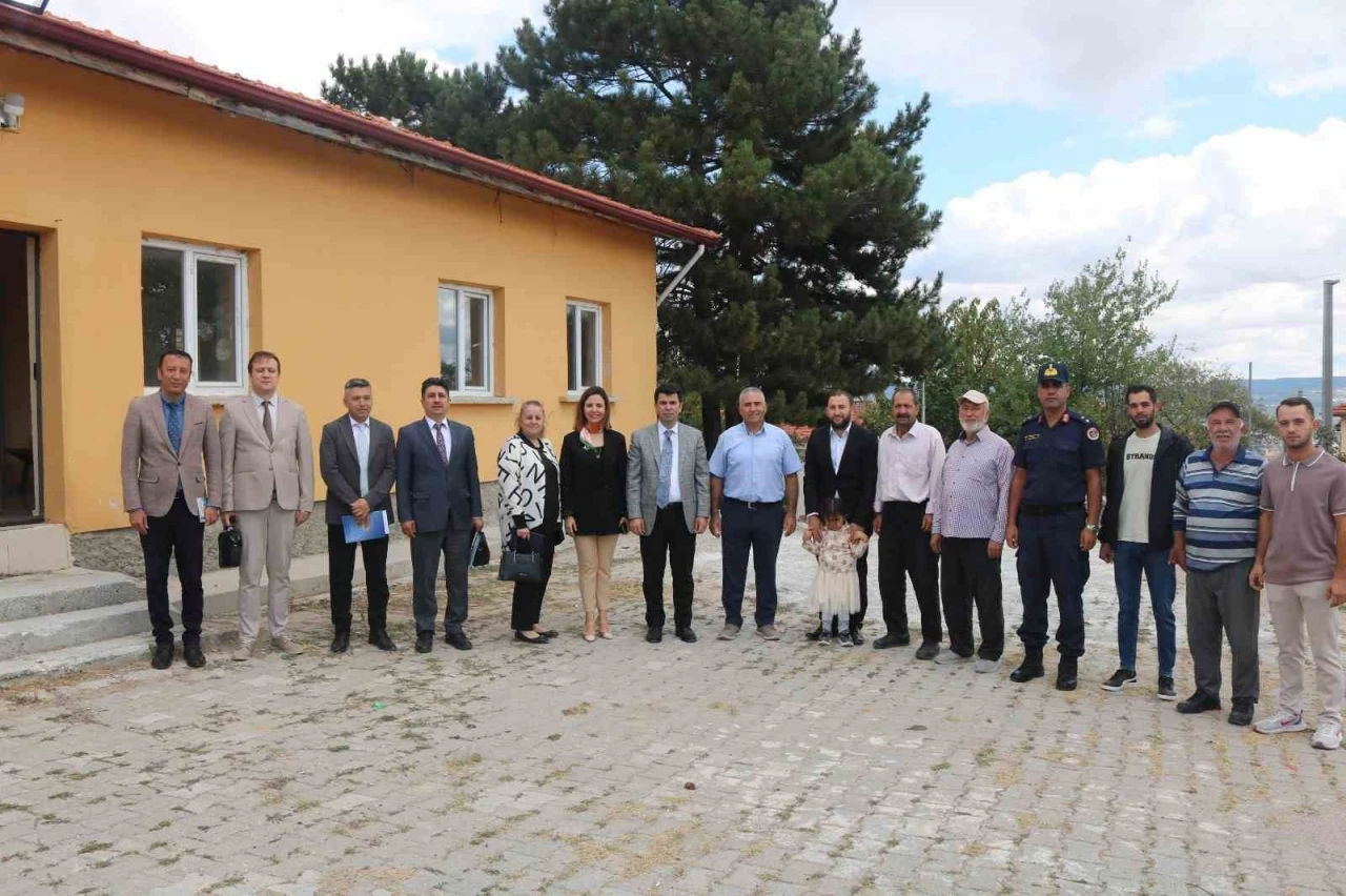 Gediz Kaymakamı Emrah Uzun köy ziyaretlerine devam ediyor
