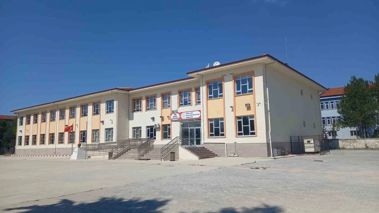 Gediz Yunus Emre MTAL b&uuml;nyesinde ortaokul b&ouml;l&uuml;m&uuml; a&ccedil;ıldı

