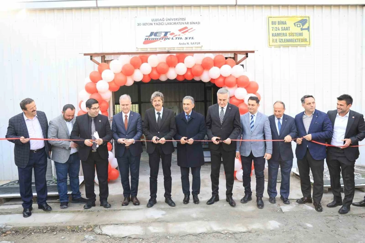 Geleceğin inşaat teknolojisine &ouml;nemli katkı sağlayacak laboratuvar BU&Uuml;&rsquo;de hizmete a&ccedil;ıldı
