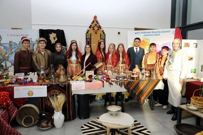 Geleceğin yerli &uuml;reticileri Karasu&rsquo;da sahnedeydi
