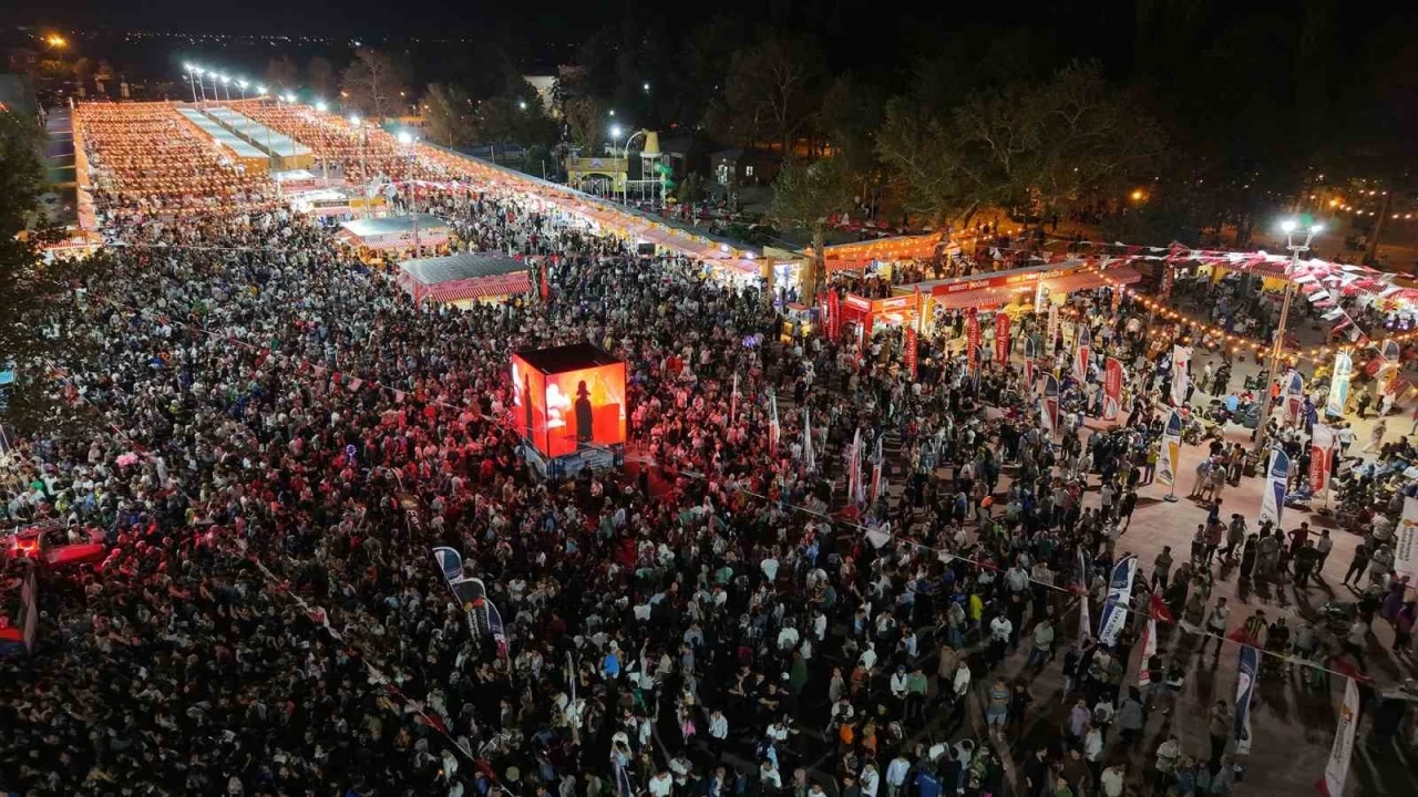 Geleneksel Ağustos Fuarı kapılarını açtı
