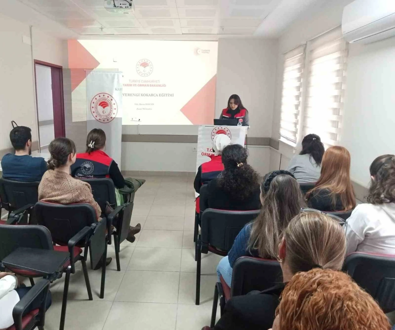 Gelibolu’da kahverengi kokarca ile mücadele eğitimleri devam ediyor
