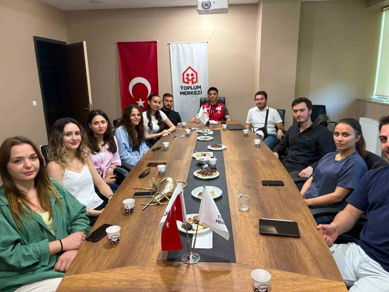 Gen&ccedil; Kızılay&rsquo;da bayrak değişimi
