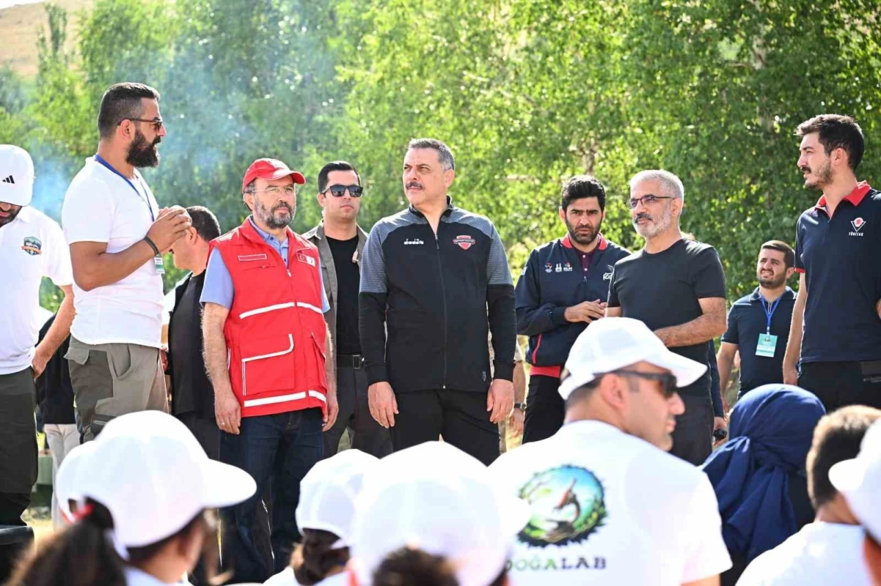 Genç Kızılay Erzurum ‘Afete Hazırım Kampı’ Konaklı’da başladı
