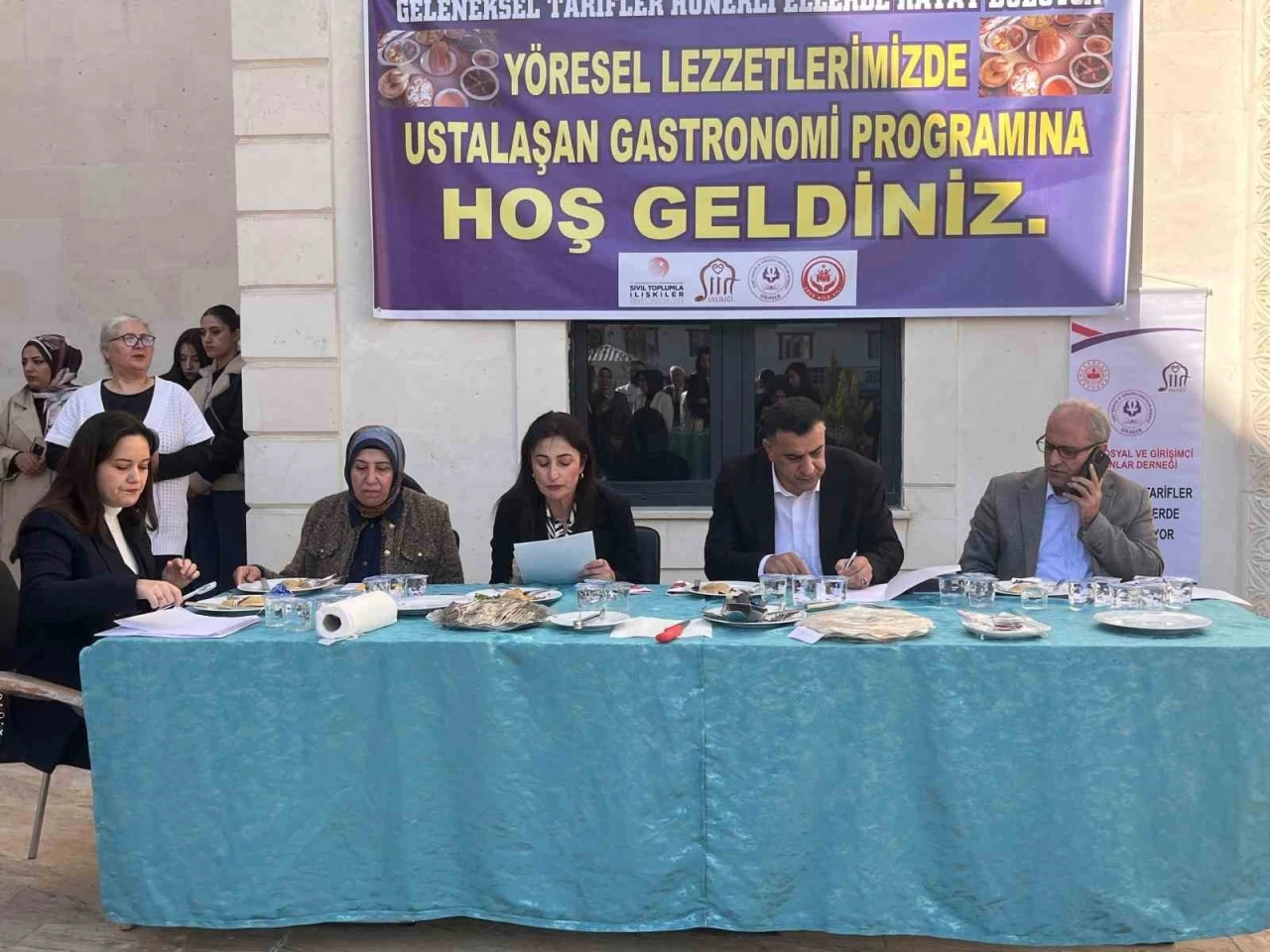 Genç kursiyerler yöresel yemeklerle hünerlerini sergiledi
