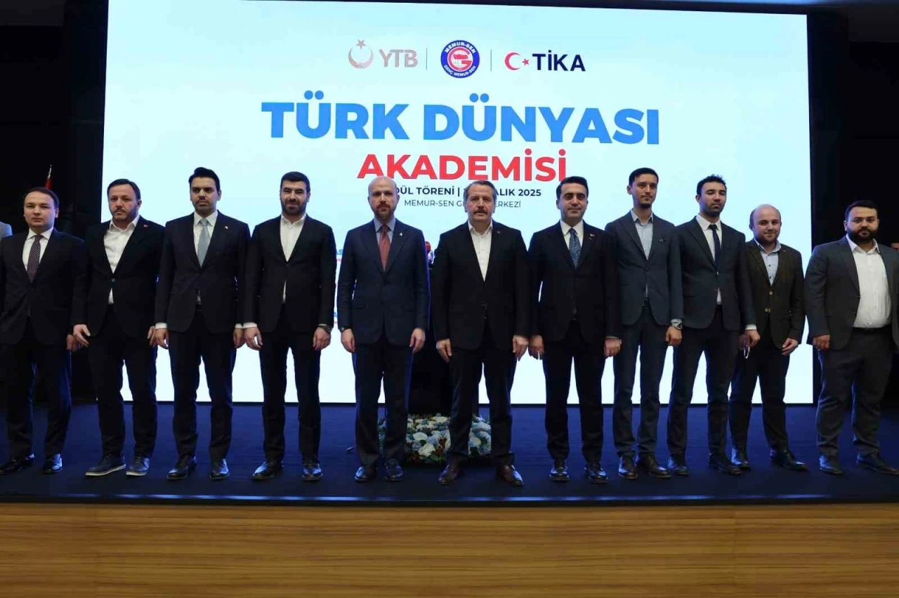 Gen&ccedil; Memur-Sen tarafından T&uuml;rk D&uuml;nyası Akademisi &Ouml;d&uuml;l T&ouml;reni ger&ccedil;ekleştirildi
