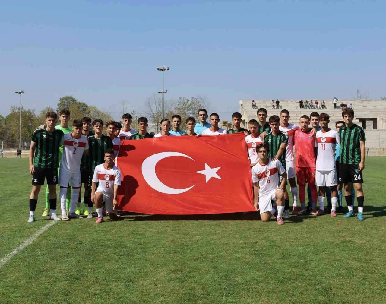 Genç Milli Takımları, 30 Ağustos Zafer Bayramı’nı kutladı
