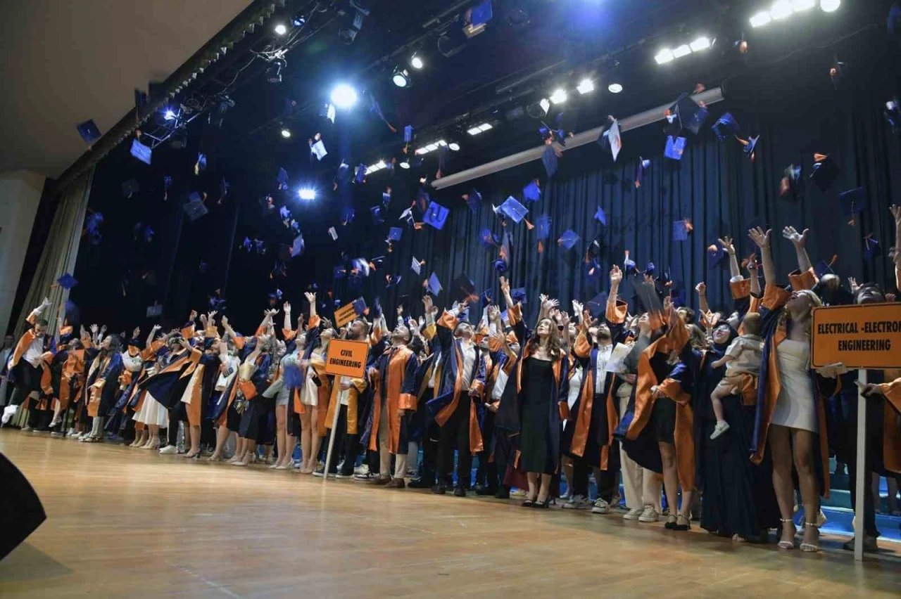 Geleceğin Mühendisleri Diplomasını Aldı