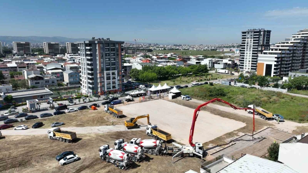 Gençler istedi, Başkan Bozbey temelini attı
