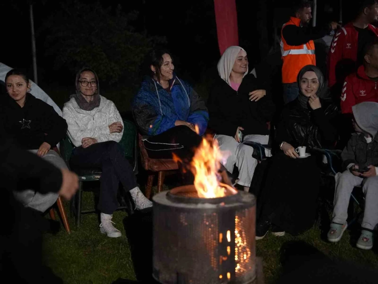 Gen&ccedil;ler Samadere Şelalesi&rsquo;nde bir araya geldi
