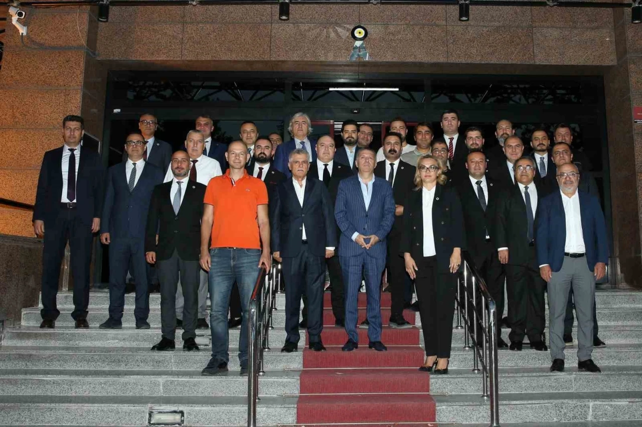 Gen&ccedil;lerbirliği&rsquo;nde yeni y&ouml;netimin g&ouml;rev dağılımı belli oldu
