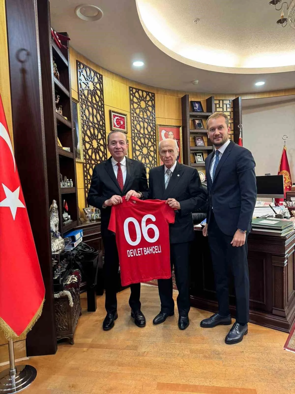 Gençlerbirliği’nden MHP Genel Başkanı Bahçeli’ye ziyaret
