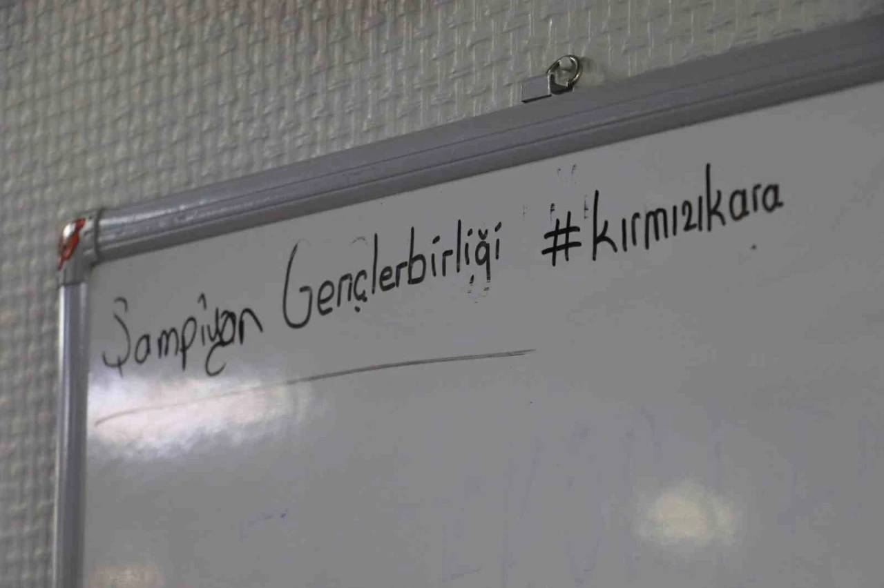 Gençlerbirliği Sportif Direktörü Düzgün, basın mensuplarıyla bir araya geldi
