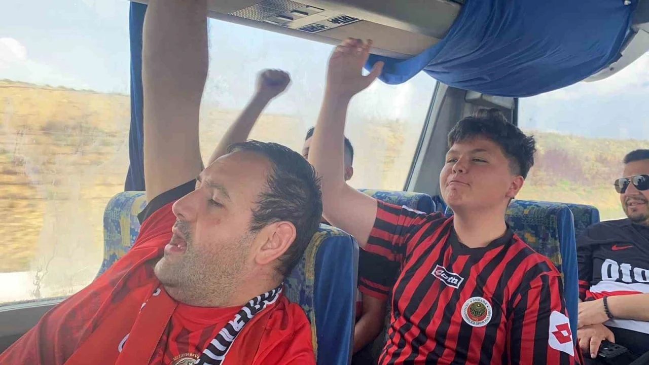 Gençlerbirliği taraftarları Süper Lig yolunda takımını yalnız bırakmıyor
