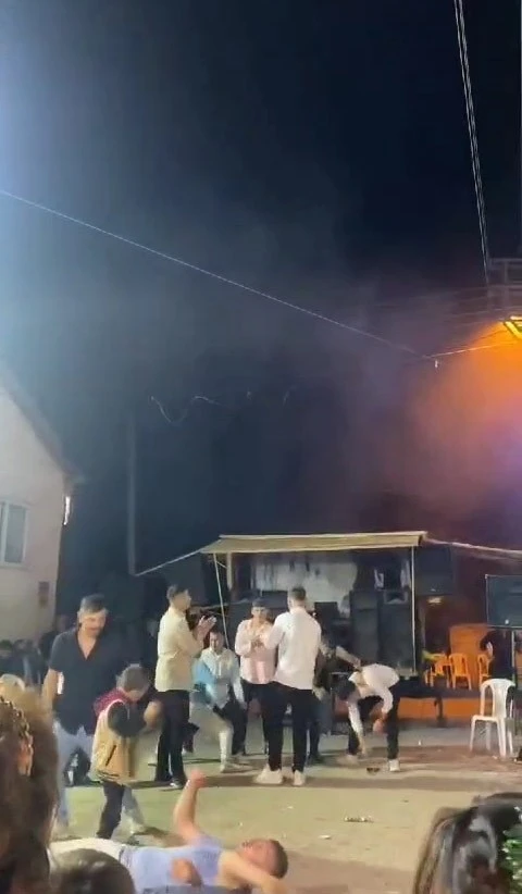 Gen&ccedil;lerin ilgin&ccedil; dansı kamerada
