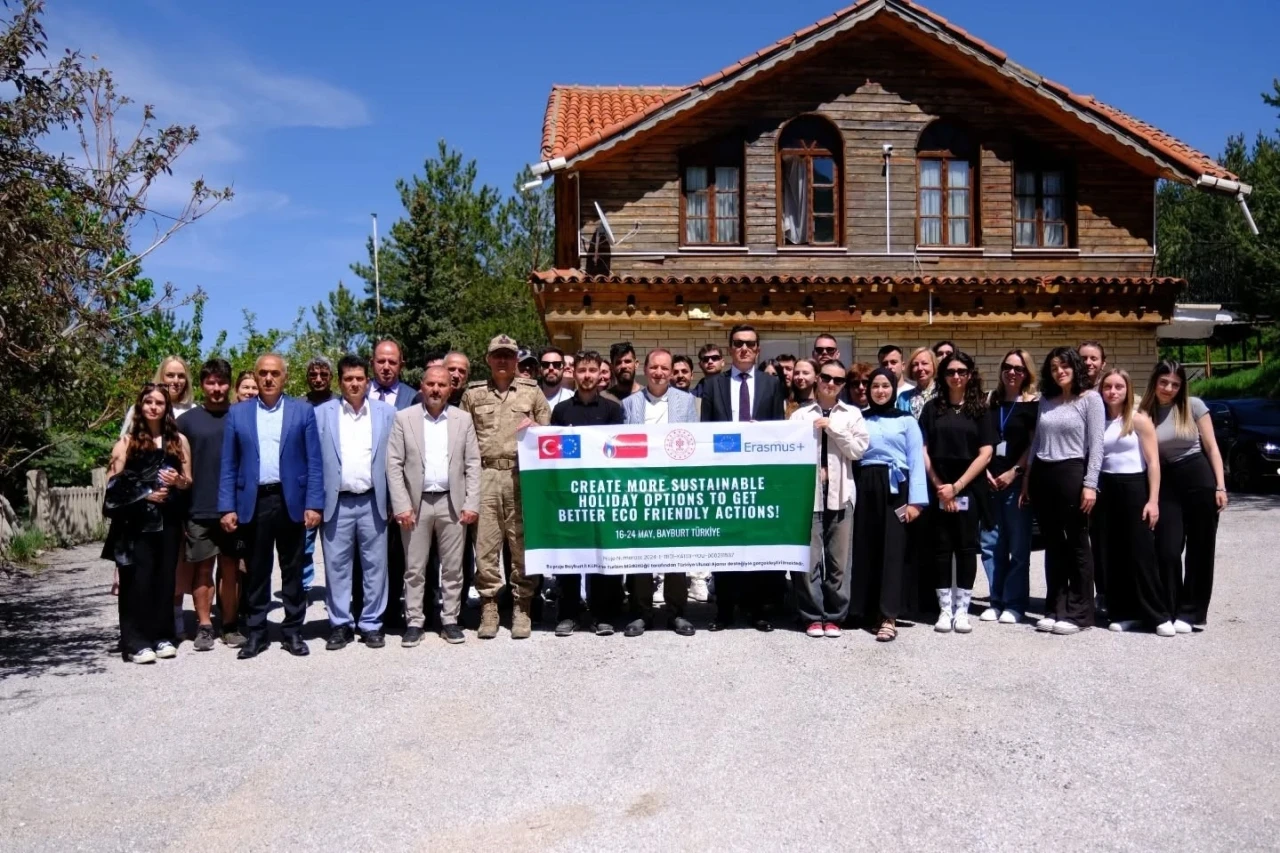 Gençlik çalışanları Bayburt’ta eko turizmi konuşuyor
