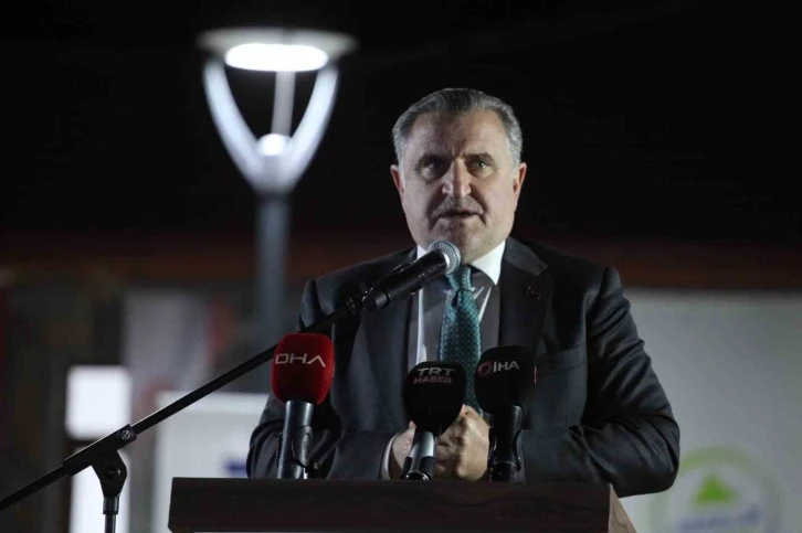 Gen&ccedil;lik ve Spor Bakanı Bak: &ldquo;Gen&ccedil;lerimizin &ccedil;ift&ccedil;ilikle uğraşmasını istiyoruz&rdquo;
